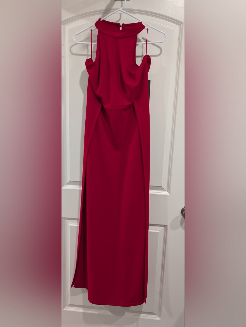 Elegant Red Halter Evening Gown - Size XXL - Picture 3 of 13